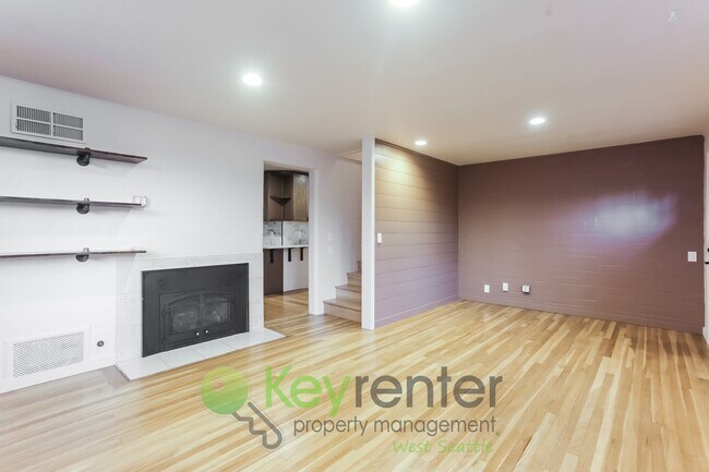 Foto del edificio - Modern 2-Bedroom Gem with Garage, Shed, an...