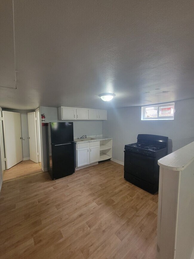 Foto del edificio - 1318 E Frye Ave