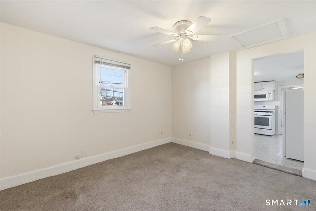 Building Photo - 194 Cherry St