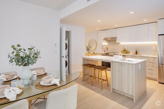 Interior Photo - Lonsdale Square