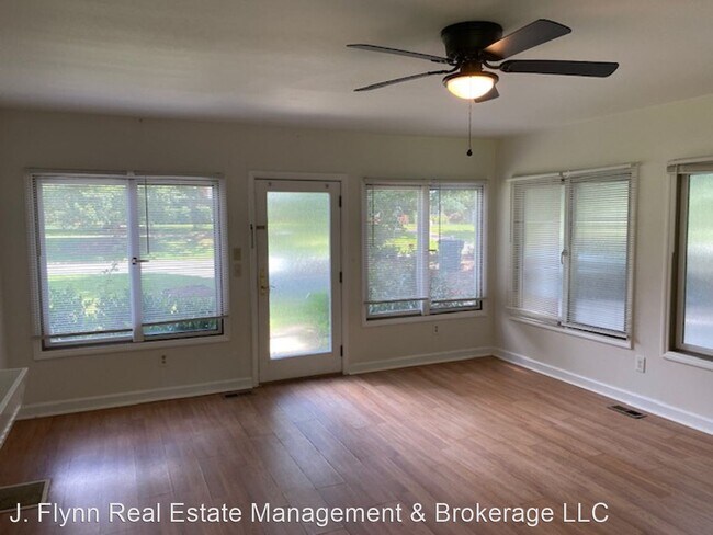 Building Photo - 14737 N Old Statesville Rd