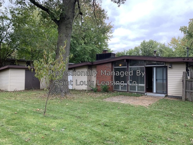 Building Photo - 3 Bayberry Ln