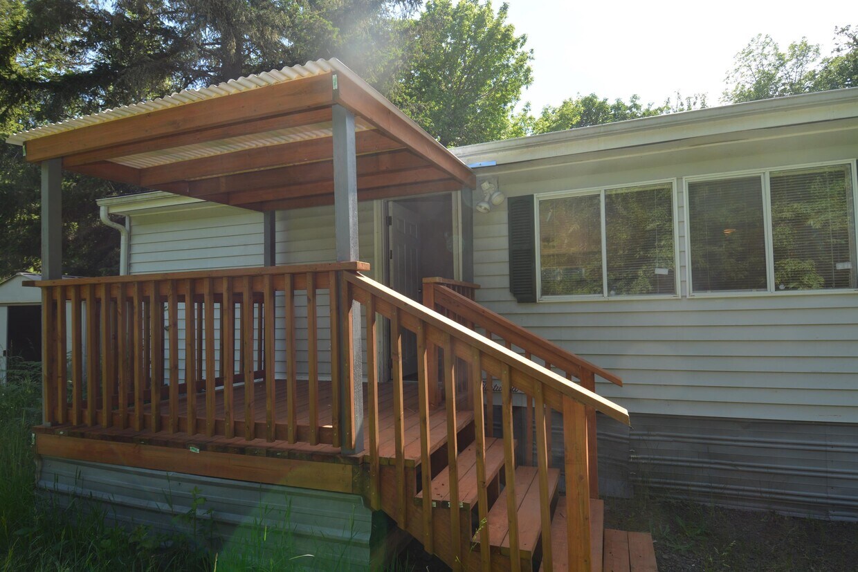 Primary Photo - 2120 Little River Rd