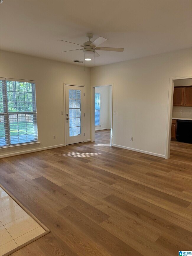 Foto del edificio - 521 Reach Dr