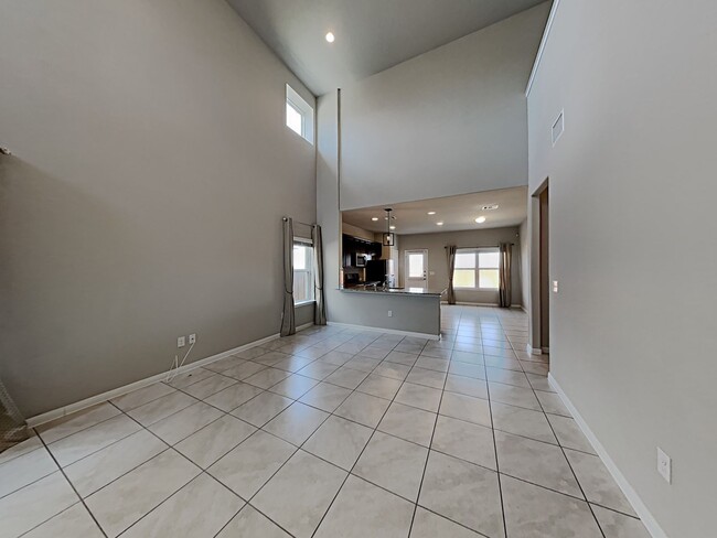 Building Photo - 1129 La Conterra Blvd