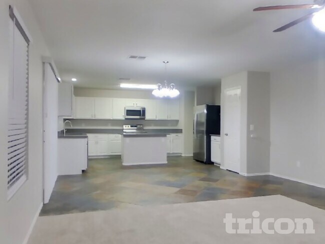 Building Photo - 15923 N 169th Dr