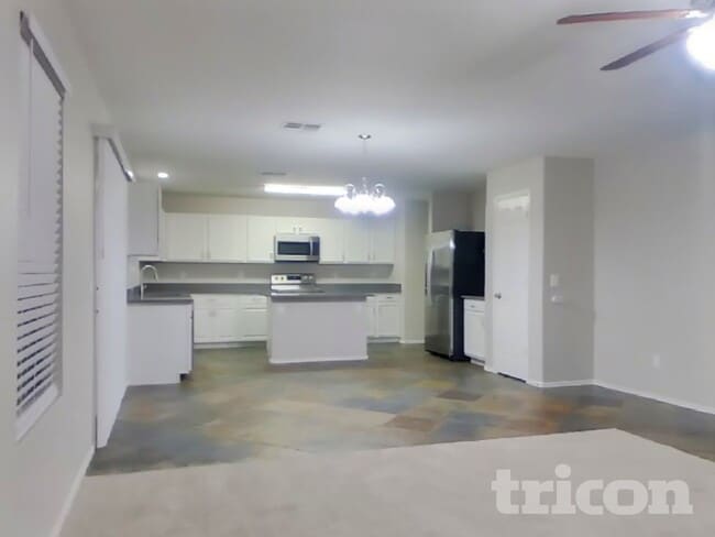 Foto del edificio - 15923 N 169th Dr