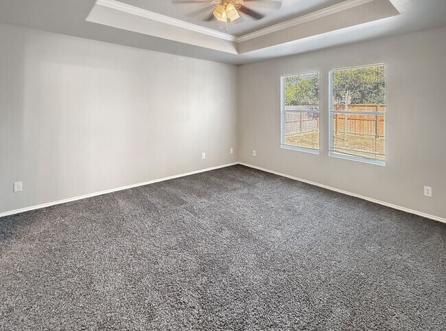 Building Photo - Stylish 3-Bedroom Home