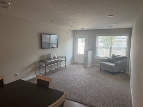 Foto principal - 1210 Lower 143rd St E