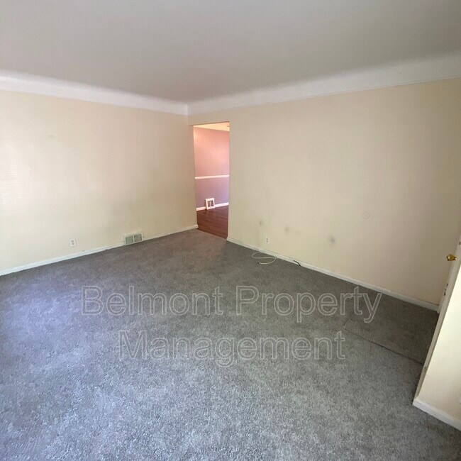Building Photo - 20454 Norborne