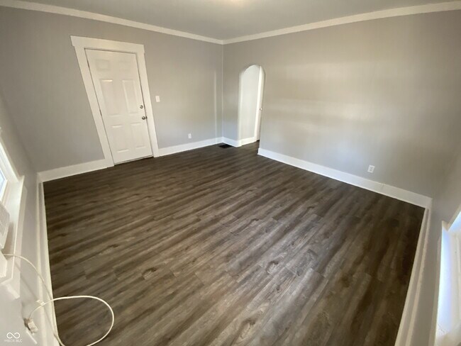 Building Photo - 129 W Hendricks St
