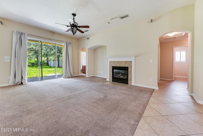 Building Photo - 14000 Red Rock Lake Dr
