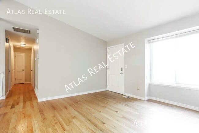 Building Photo - Desirable 4 bed 2 bath home in Arvada!