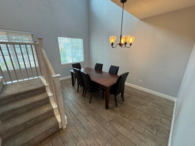 Building Photo - Oakley 4 bed, 3 bath plus flex room, Cul-d...