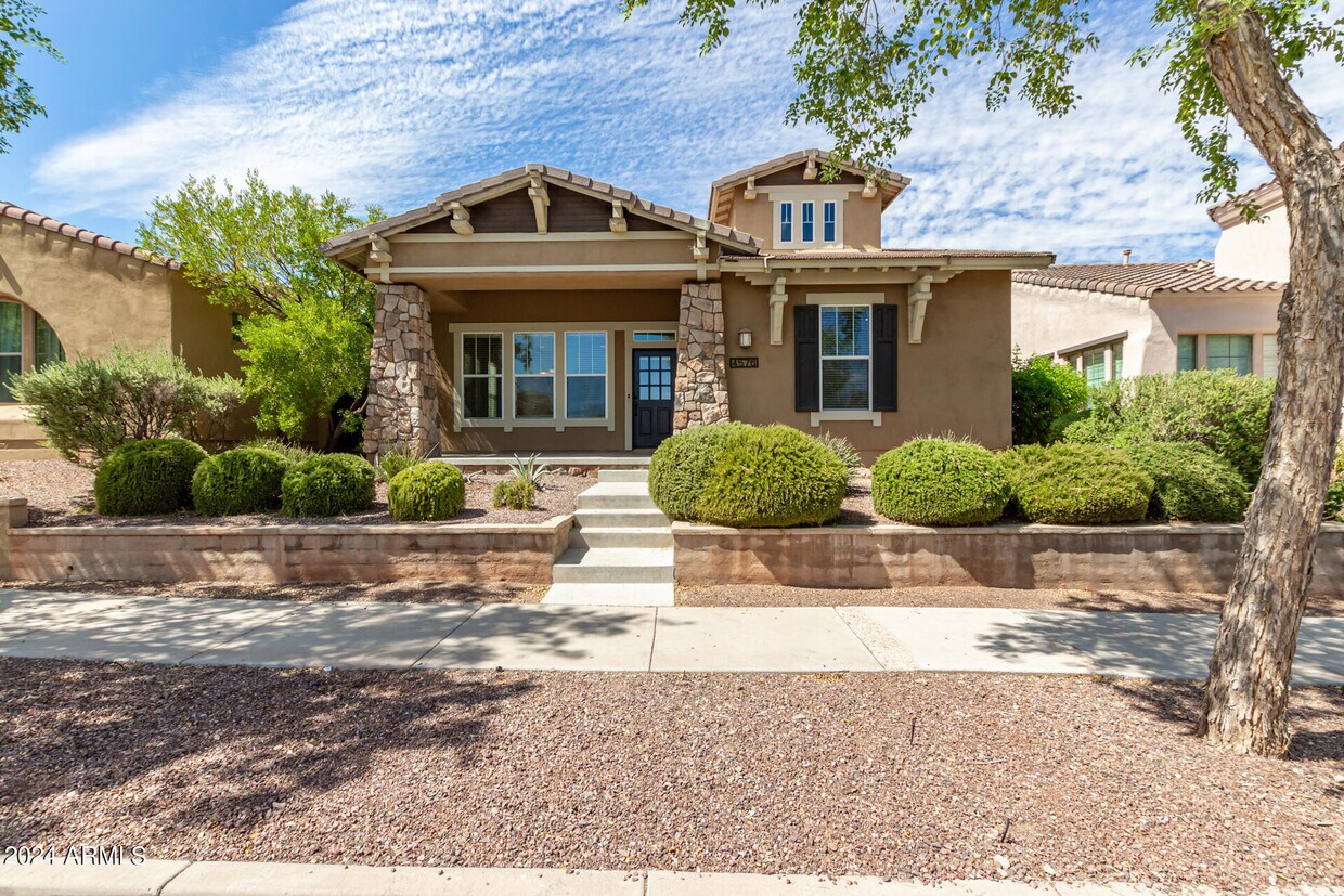 Foto principal - 4576 North Point Ridge Rd