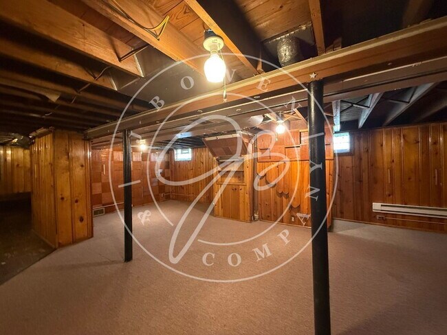 Foto del edificio - Unique  2-Bedroom Home with Finished Basement on Perth Street by the University of Toledo