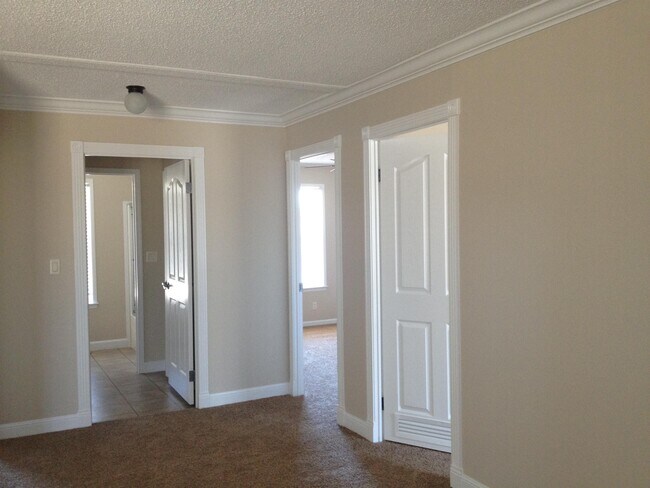 Building Photo - 408 Blackberry Ct