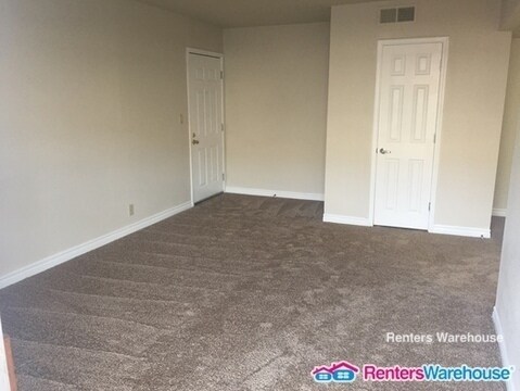 Building Photo - 5286 River Glen Dr