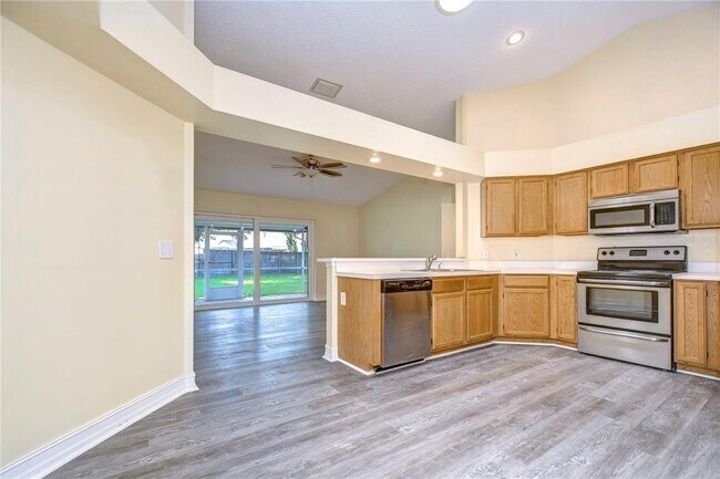 Building Photo - 18511 Field Club Way