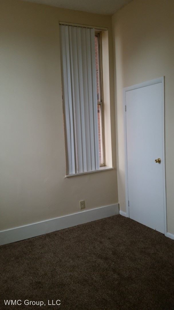 Building Photo - 2122 Sinton Ave