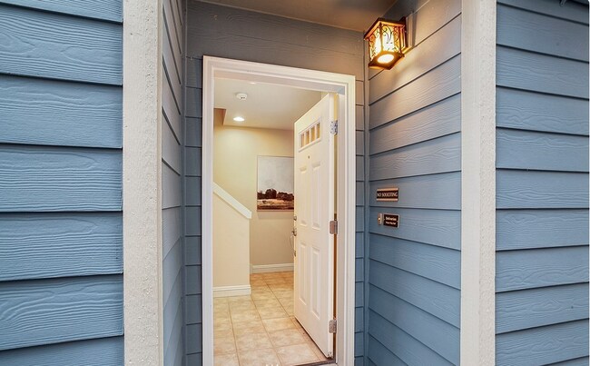 Foto del edificio - 6321 34th Ave SW