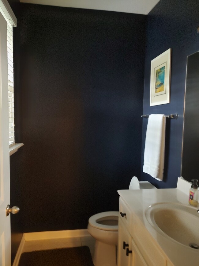 Half bath first floor - 3268 Chestnut Ridge Way