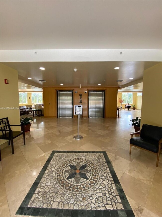 Foto del edificio - 3500 Coral Way