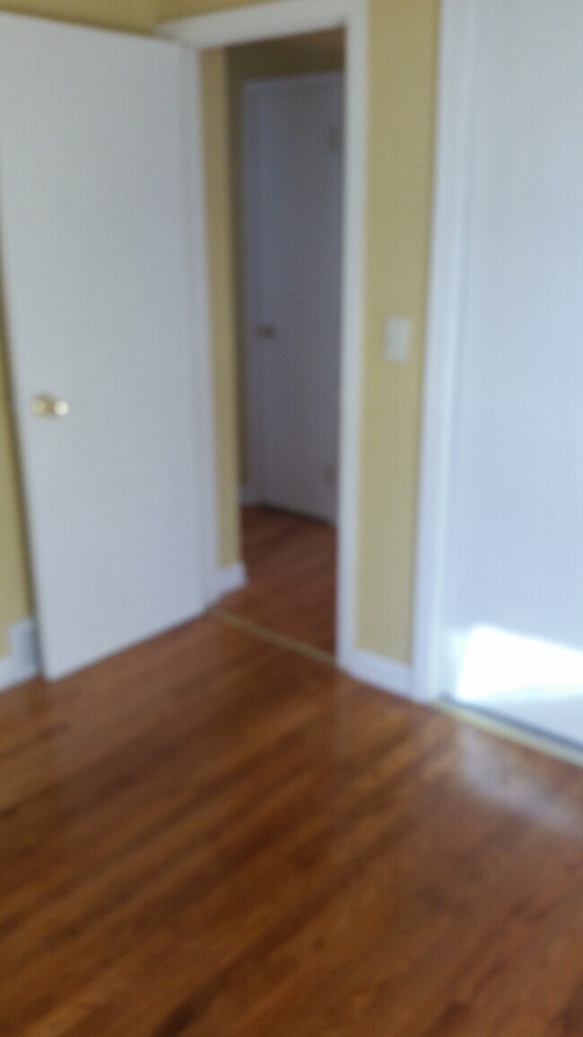 Building Photo - 421 Linde St