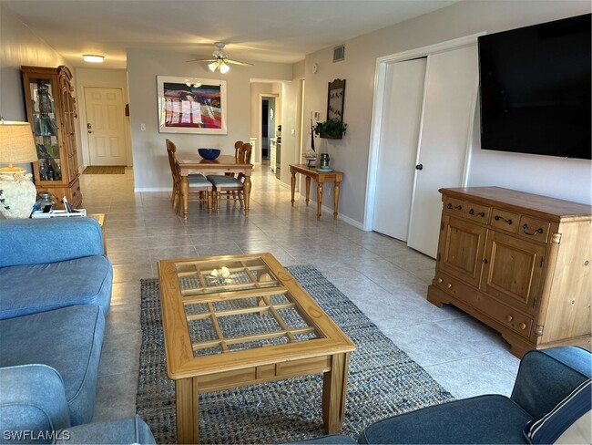 Building Photo - 120 Cypress Way E