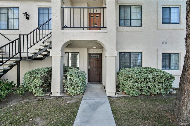 Building Photo - 2554 Olive Dr