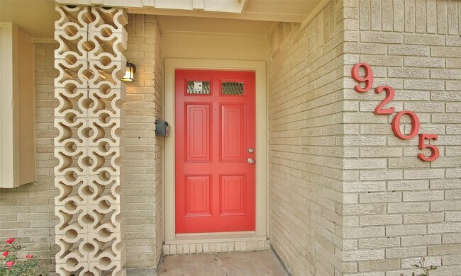 Foto del edificio - 9205 Vicksburg Ave