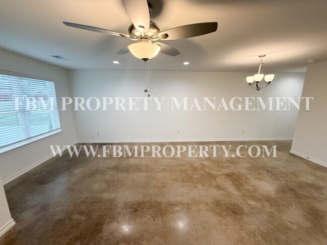 Building Photo - 300 E Camden St - Brand New 2 Bedroom, 2 Bathroom Duplex Located in Rice, TX!
