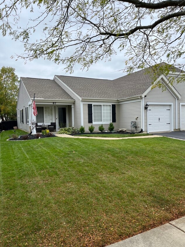 87 W Providence Ln, Round Lake, IL 60073 Townhome Rentals in Round