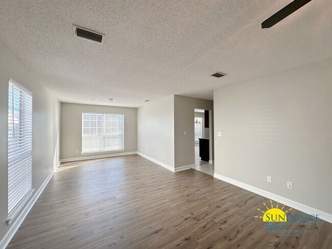 Foto del edificio - Stunning 4 Bedroom Mary Esther Home, minut...