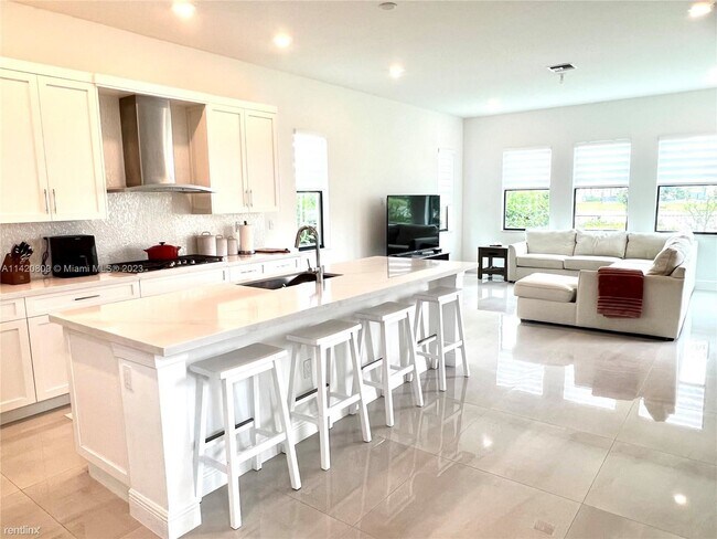 Building Photo - 5 br, 4 bath House - 11980 N Baypoint Cir