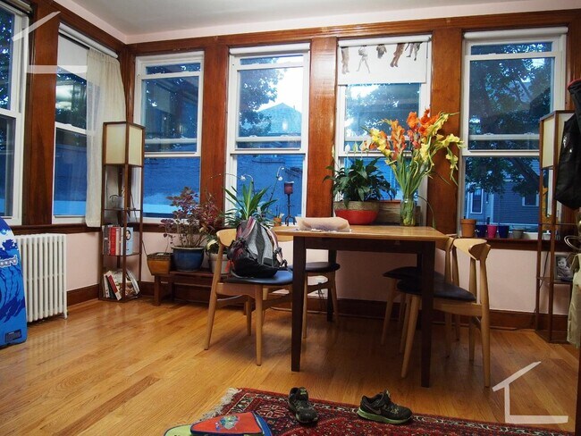 Foto del edificio - 129 Thorndike St