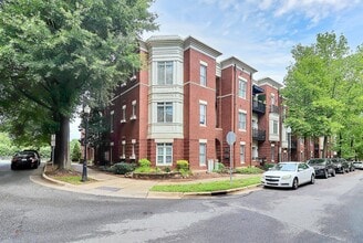Building Photo - 793 Garden District Dr