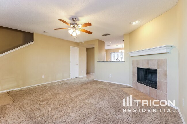 Foto del edificio - 2432 Big Spring Dr