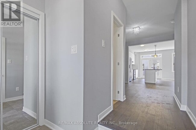 Building Photo - 1064 Curraglass Walk