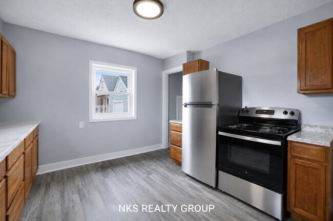 Foto del edificio - 2718 E Grand River Ave