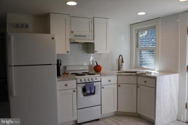 Foto del edificio - 7079 Guilford Rd