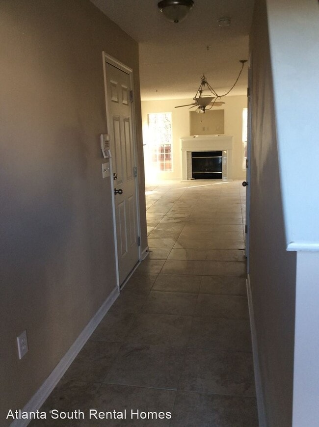 Building Photo - 3 br, 2.5 bath House - 141 Chastain Loop