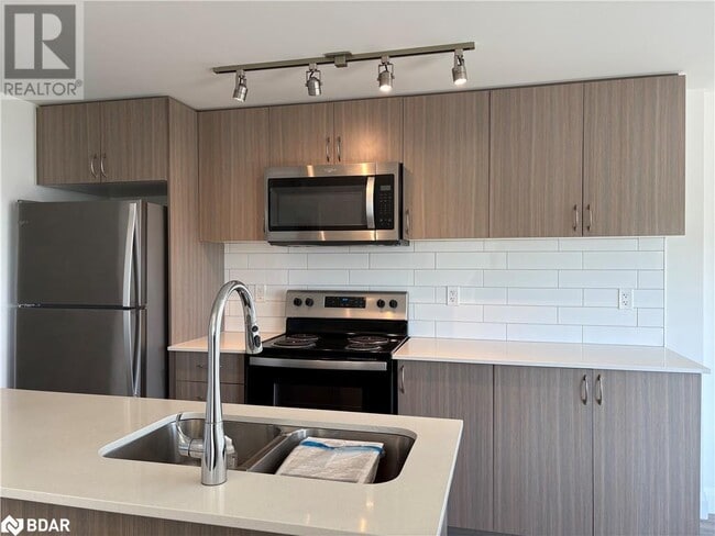 Building Photo - 58 Lakeside Ter