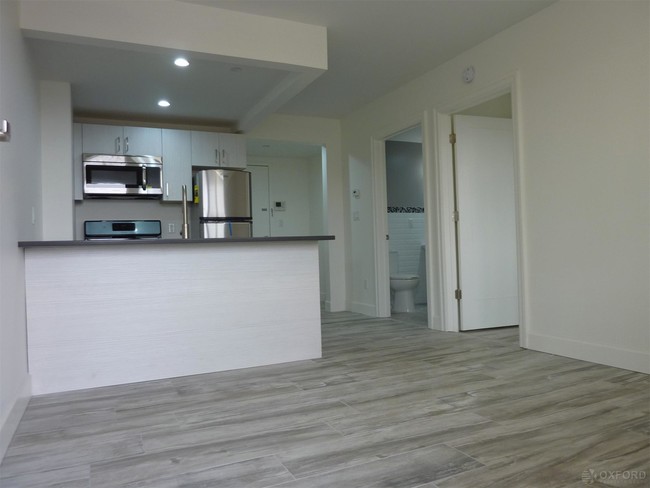 Foto del edificio - 106 Remsen Ave