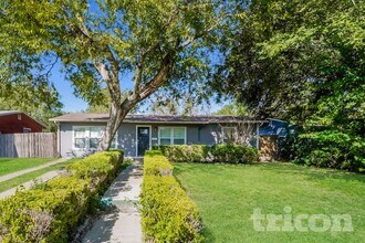 Building Photo - 423 Byrnes Dr