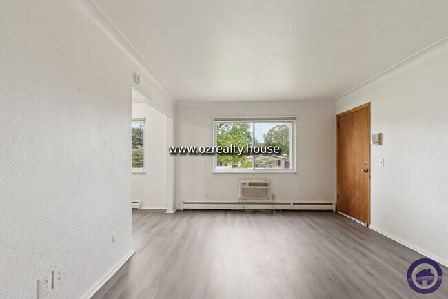 Foto del edificio - 1733 Christian Ave