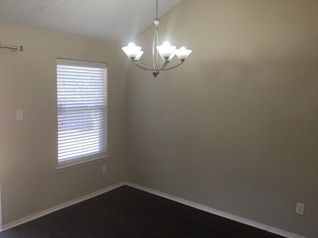 Foto del edificio - 7605 Stanhope Ln