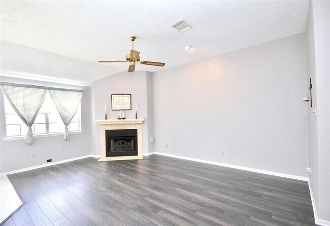 Building Photo - 14926 Radstock Dr