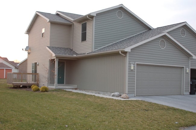 Exterior - 113 W Meade Ave