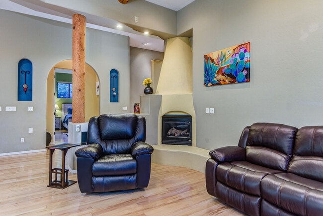 Building Photo - 215 Devils Kitchen Dr